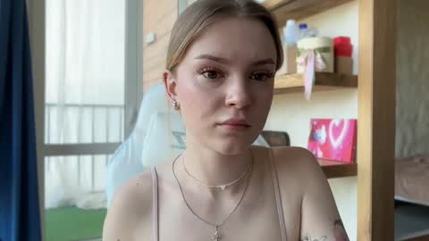 Im Emi streaming with my friend Reyna today online show from May 14, 2:24 pm