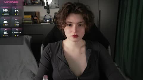 Helen Blossom online show from May 4, 1:40 pm