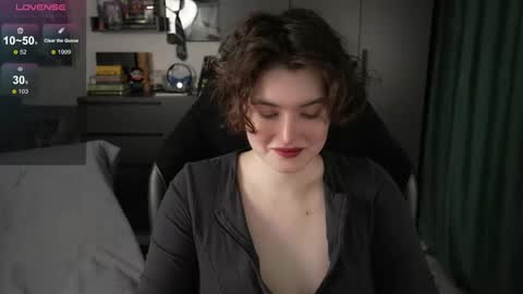 Helen Blossom online show from May 5, 1:41 pm