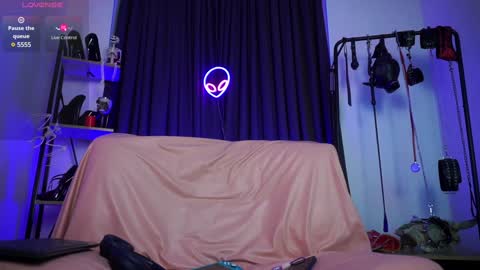 Lily Goddess online show from December 7, 9:06 am