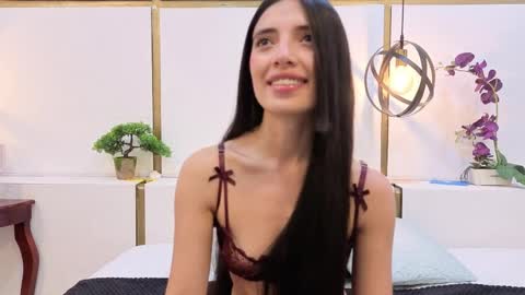 Snapshot of cynthia1fox chatting on April 7, 2:01 am Cynthia1fox online show from April 7, 2:01 am