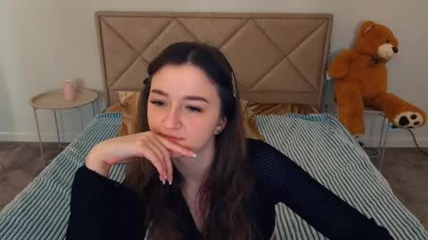 Cyrena online show from April 29, 1:26 pm