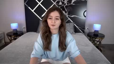 Snapshot of cyrenaluxe chatting on July 2, 5:35 am Cyrena online show from July 2, 5:35 am