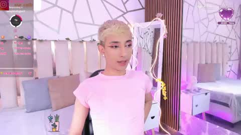 cyrus_tay online show from May 6, 4:23 pm