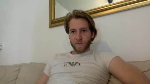 Snapshot of d3nnis_123 chatting on March 6, 10:30 am d3nnis_123 online show from March 6, 10:30 am