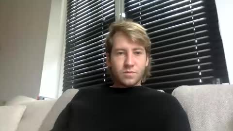Snapshot of d3nnis_123 chatting on October 20, 7:31 am d3nnis_123 online show from October 20, 7:31 am