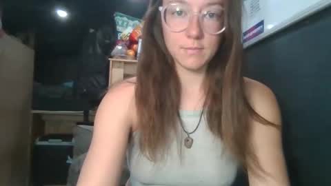 Snapshot of d3sert_moon chatting on November 20, 10:42 pm d3sert_moon online show from November 20, 10:42 pm
