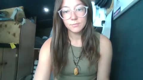 Snapshot of d3sert_moon chatting on December 3, 5:55 pm d3sert_moon online show from December 3, 5:55 pm