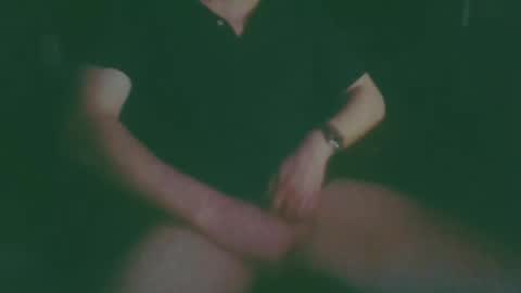 Snapshot of d7xxt1r7 chatting on December 17, 2:44 am d7xxt1r7 online show from December 17, 2:44 am