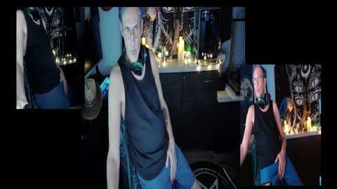 Snapshot of d_j_strokes chatting on January 17, 3:22 am Dave online show from January 17, 3:22 am