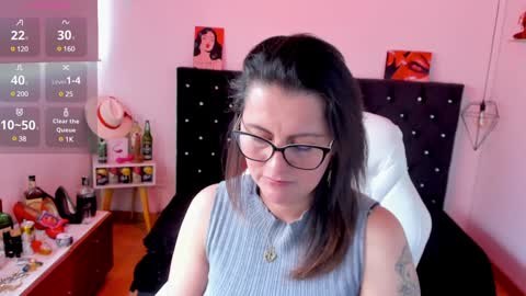 Mia  online show from January 28, 6:07 pm