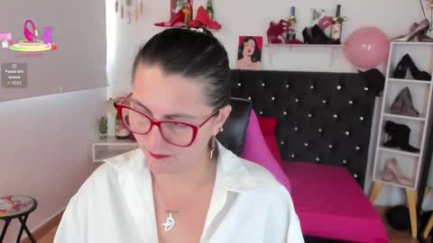 Mia  online show from September 9, 12:05 pm