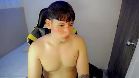 Snapshot of d_moneyy_ chatting on February 21, 4:02 am teddy online show from February 21, 4:02 am