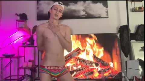 Snapshot of da_danya chatting on September 26, 3:49 pm da_danya online show from September 26, 3:49 pm