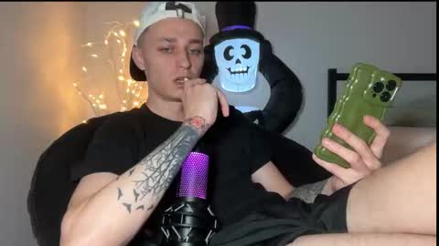 Snapshot of da_danya chatting on October 11, 2:55 am da_danya online show from October 11, 2:55 am