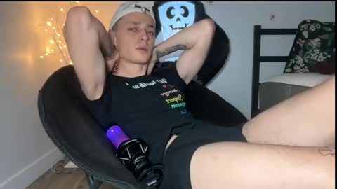 Snapshot of da_danya chatting on October 23, 2:00 am da_danya online show from October 23, 2:00 am