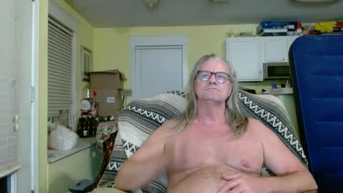 Snapshot of daddieite chatting on September 22, 8:16 am cum amongus online show from September 22, 8:16 am