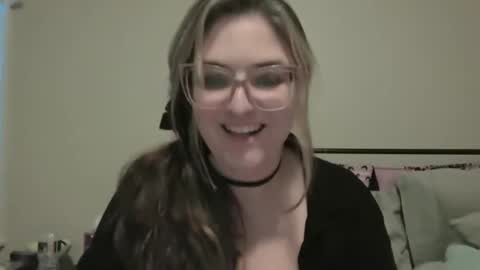 Snapshot of daddies_princesss chatting on January 11, 9:09 pm daddies_princesss online show from January 11, 9:09 pm