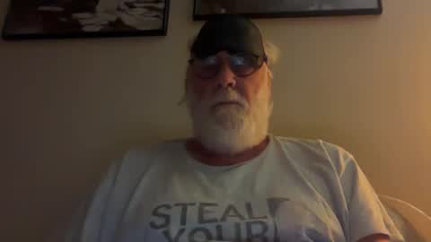 Snapshot of daddy341177 chatting on October 9, 8:56 am daddy341177 online show from October 9, 8:56 am