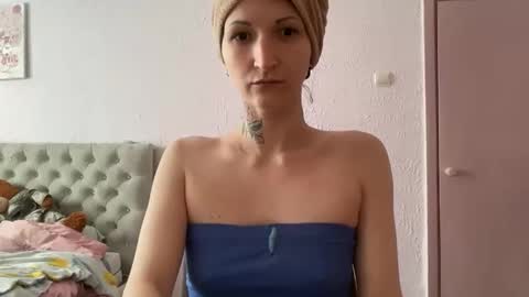 Snapshot of daddy_andprincess chatting on May 8, 1:27 pm daddy_andprincess online show from May 8, 1:27 pm