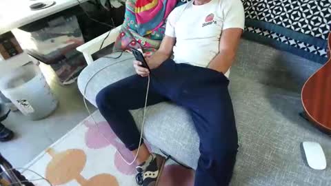 Snapshot of daddycache chatting on October 16, 9:16 pm bas online show from October 16, 9:16 pm