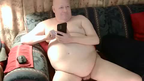 Snapshot of daddycubbyhubby chatting on February 18, 3:21 am Daddy online show from February 18, 3:21 am