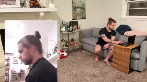 Snapshot of daddydaydrinkz chatting on December 12, 4:59 am DaddydayDrinkz online show from December 12, 4:59 am