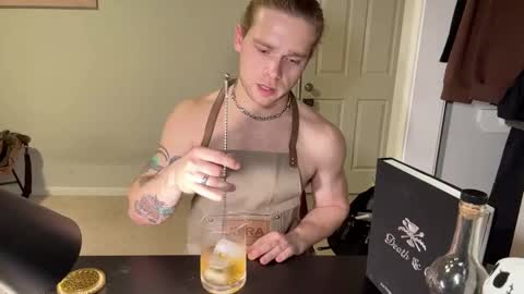 Snapshot of daddydaydrinkz chatting on March 4, 6:04 am DaddydayDrinkz online show from March 4, 6:04 am