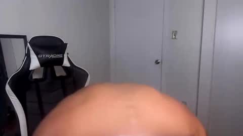 Snapshot of daddyfit95 chatting on June 7, 2:48 am daddyfit95 online show from June 7, 2:48 am