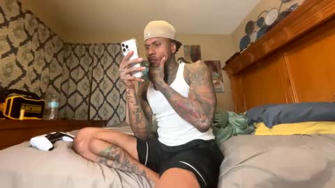 sexy tatted king bbc online show from November 24, 4:56 am
