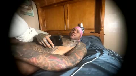 sexy tatted king bbc online show from May 19, 11:38 am