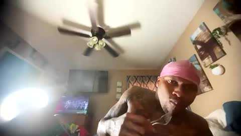 sexy tatted king bbc online show from May 20, 11:49 am