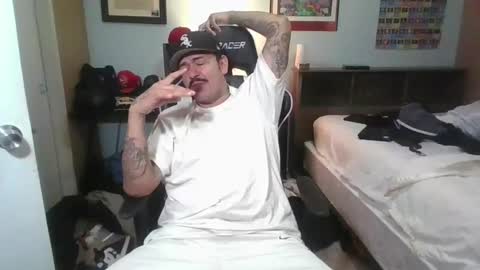 Snapshot of daddyjayare760 chatting on March 3, 1:42 pm daddyjayare760 online show from March 3, 1:42 pm