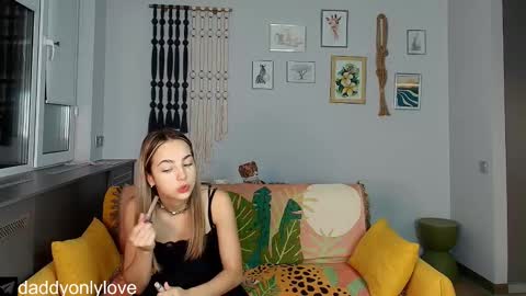 Zoe online show from October 6, 8:17 pm