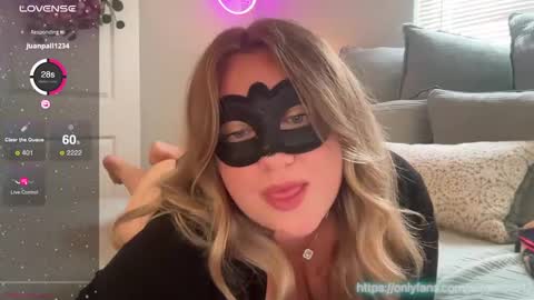 Snapshot of daddyslittlegirl12 chatting on March 1, 7:37 pm Jaime online show from March 1, 7:37 pm