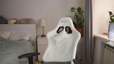 Snapshot of daddystrouble chatting on December 24, 5:49 am Daddys Trouble online show from December 24, 5:49 am