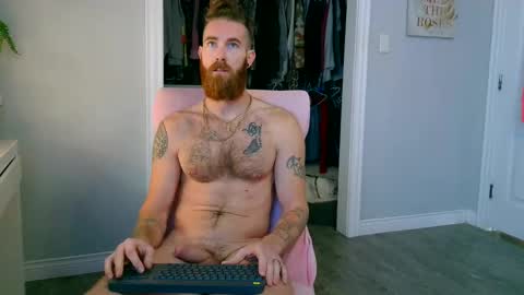 Snapshot of daddyunlocked89 chatting on October 13, 2:06 pm daddyunlocked89 online show from October 13, 2:06 pm