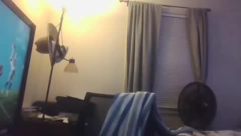 Snapshot of daddyyankeeny chatting on December 18, 2:53 am daddyyankeeny online show from December 18, 2:53 am