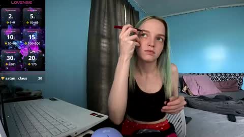 Snapshot of dadwouldbeproud1 chatting on March 25, 2:12 pm dadwouldbeproud1 online show from March 25, 2:12 pm