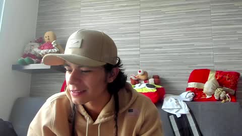 Snapshot of daemon_txuspunk chatting on December 15, 2:16 pm DAEMON online show from December 15, 2:16 pm
