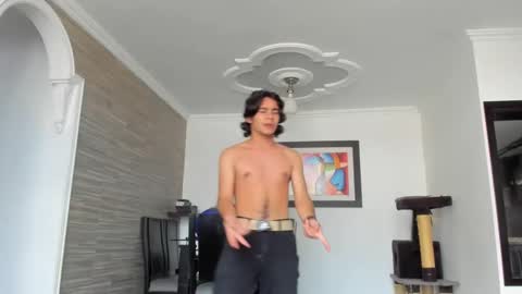 Snapshot of daemon_txuspunk chatting on February 3, 8:57 pm DAEMON online show from February 3, 8:57 pm