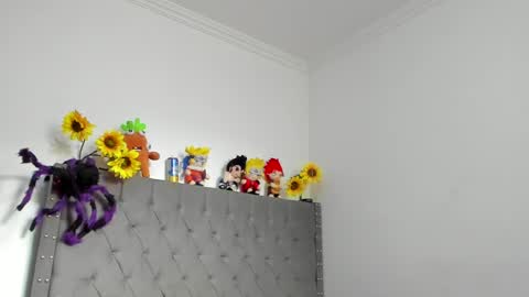 Snapshot of daemon_txuspunk chatting on February 12, 7:35 pm DAEMON online show from February 12, 7:35 pm