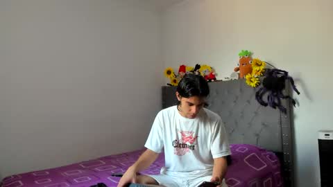 Snapshot of daemon_txuspunk chatting on February 18, 6:15 pm DAEMON online show from February 18, 6:15 pm