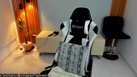 Snapshot of dafboy_ chatting on March 1, 10:21 pm Allan Daf online show from March 1, 10:21 pm