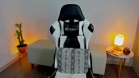 Snapshot of dafboy_ chatting on November 30, 4:49 am Allan Daf online show from November 30, 4:49 am