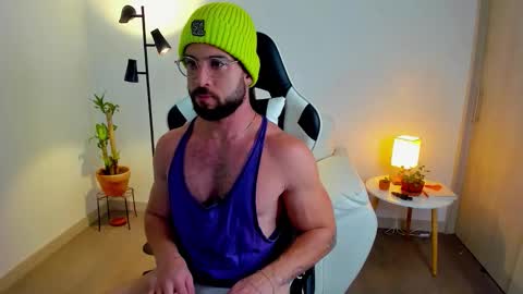 Snapshot of dafboy_ chatting on February 1, 2:10 am Allan Daf online show from February 1, 2:10 am