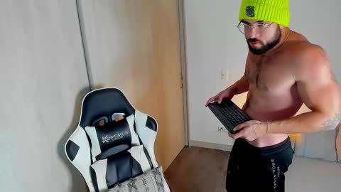 Snapshot of dafboy_ chatting on February 15, 1:13 am Allan Daf online show from February 15, 1:13 am