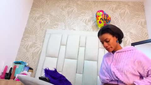 daffnelewis online show from February 13, 11:17 am