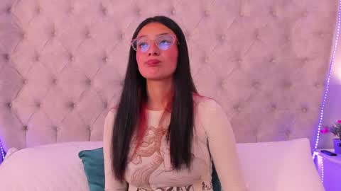 Snapshot of dafne_bss chatting on April 23, 5:30 am dafne_bss online show from April 23, 5:30 am