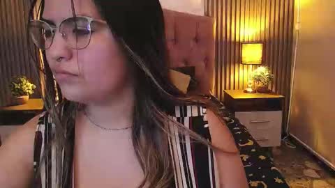 Dafne  online show from December 7, 2:13 pm